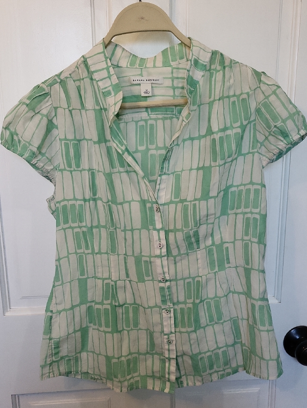 Banana Republic Mint Green and Ivory Geometric Button-Up Blouse